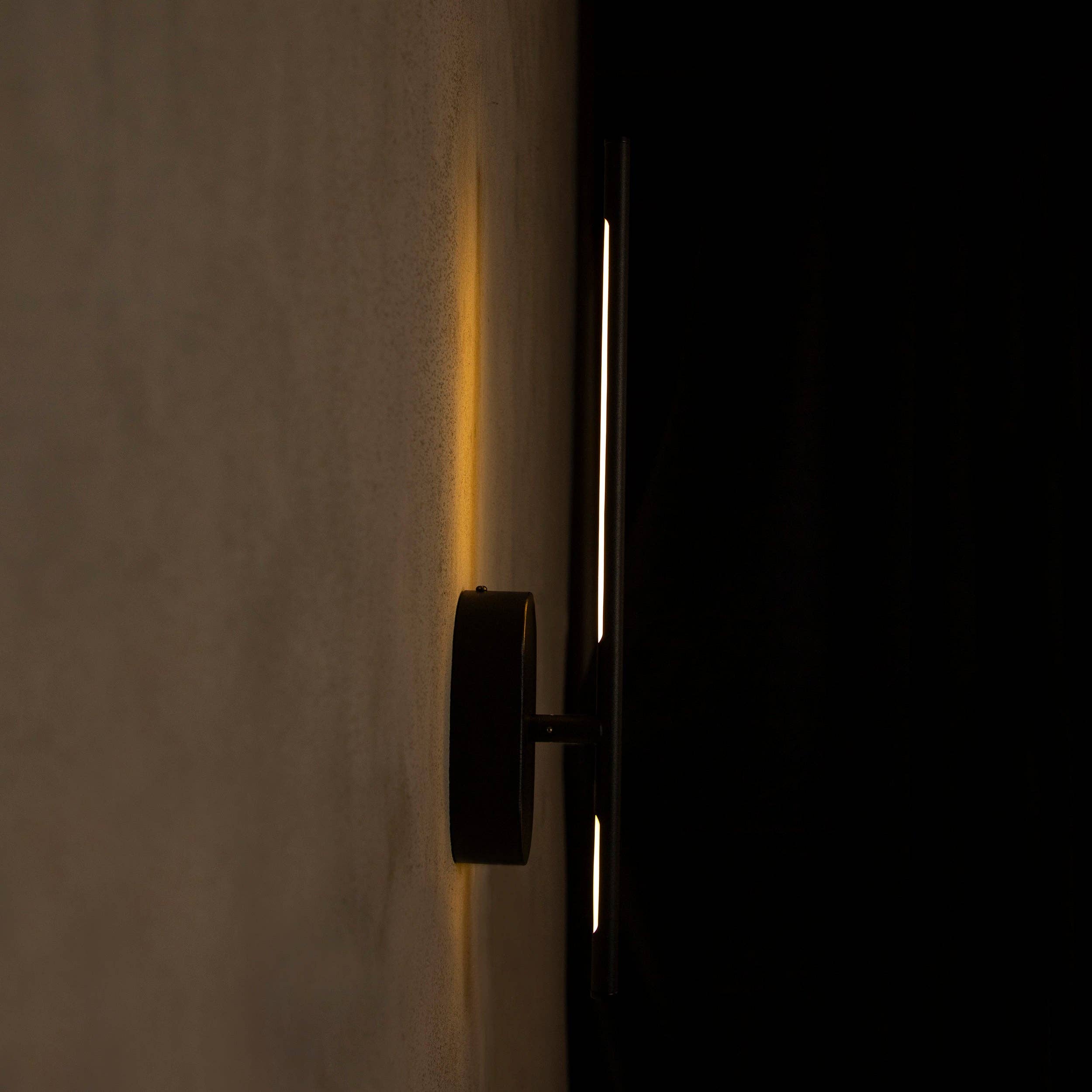 Assos LED Wall Light — Matt Black, 70cm