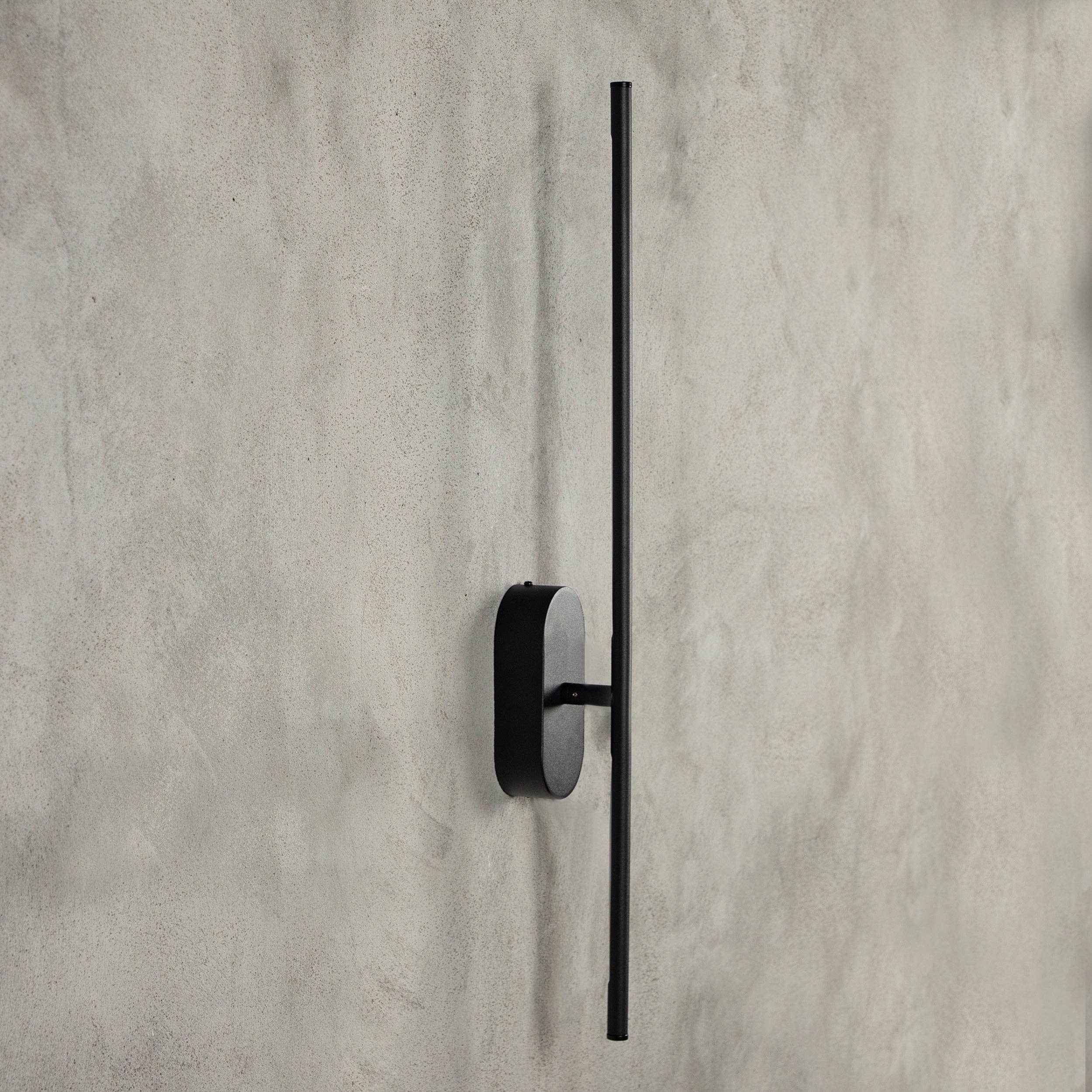 Assos LED Wall Light — Matt Black, 70cm