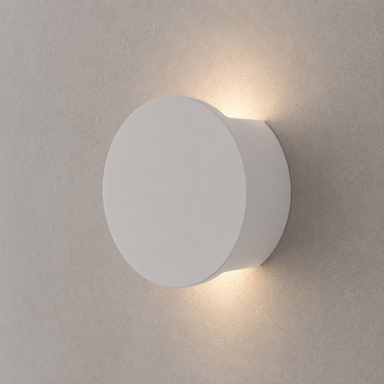Leiron Round Wall Light — Paintable White Plaster, Up & Down