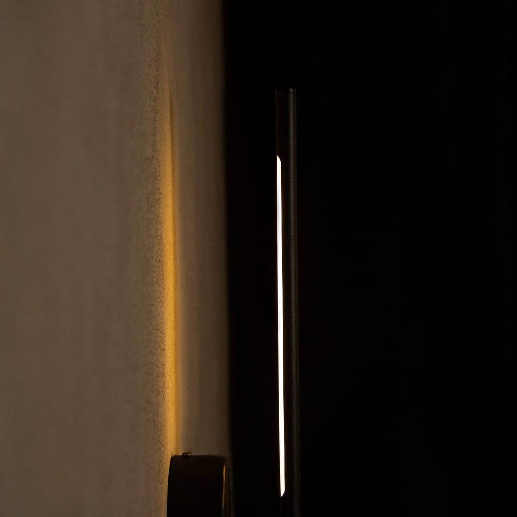 Assos LED Wall Light — Matt Black, 70cm