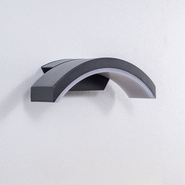 Arlen Arched Outdoor LED Wall Light — Aluminium, Black