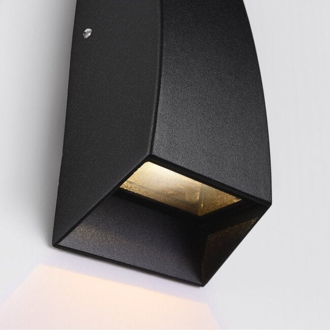 Silas Sleek Aluminium Outdoor Wall Light — Black
