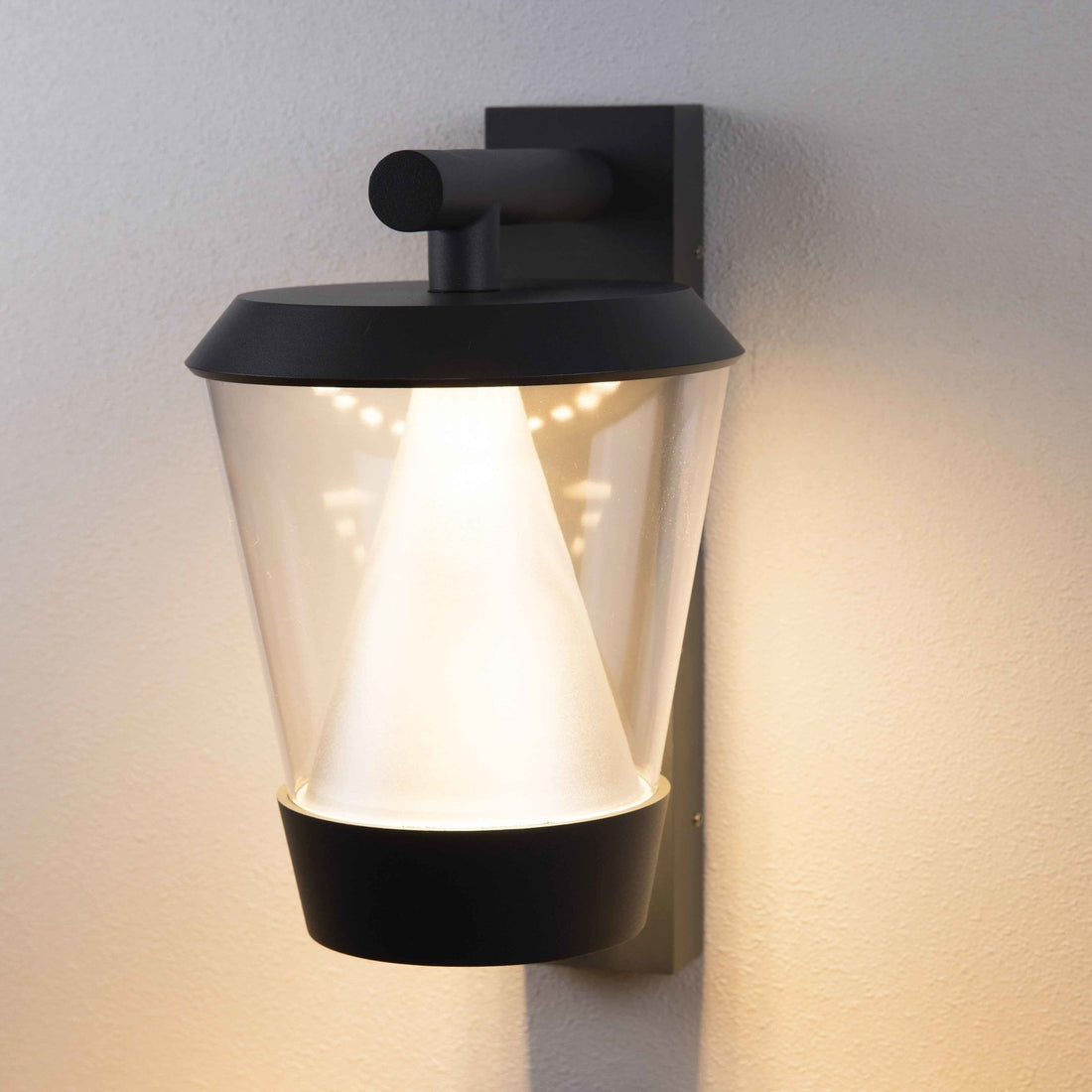 Tarn Outdoor LED Wall Light — Anthracite, Motion Sensor