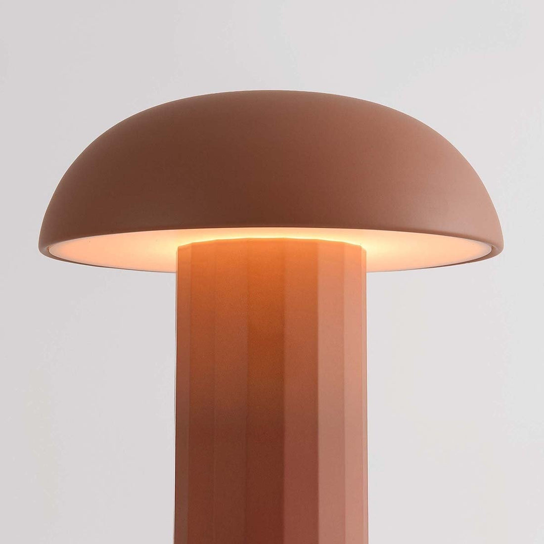 Cocoa Wireless Table Lamp — Mocha